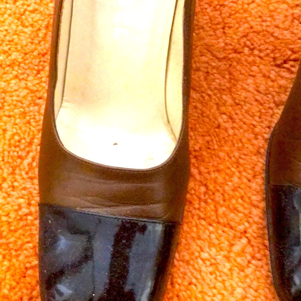 CHANEL Vintage Chanel..Black and brown pumps size 8🌺Authentic - Picture 3 of 3